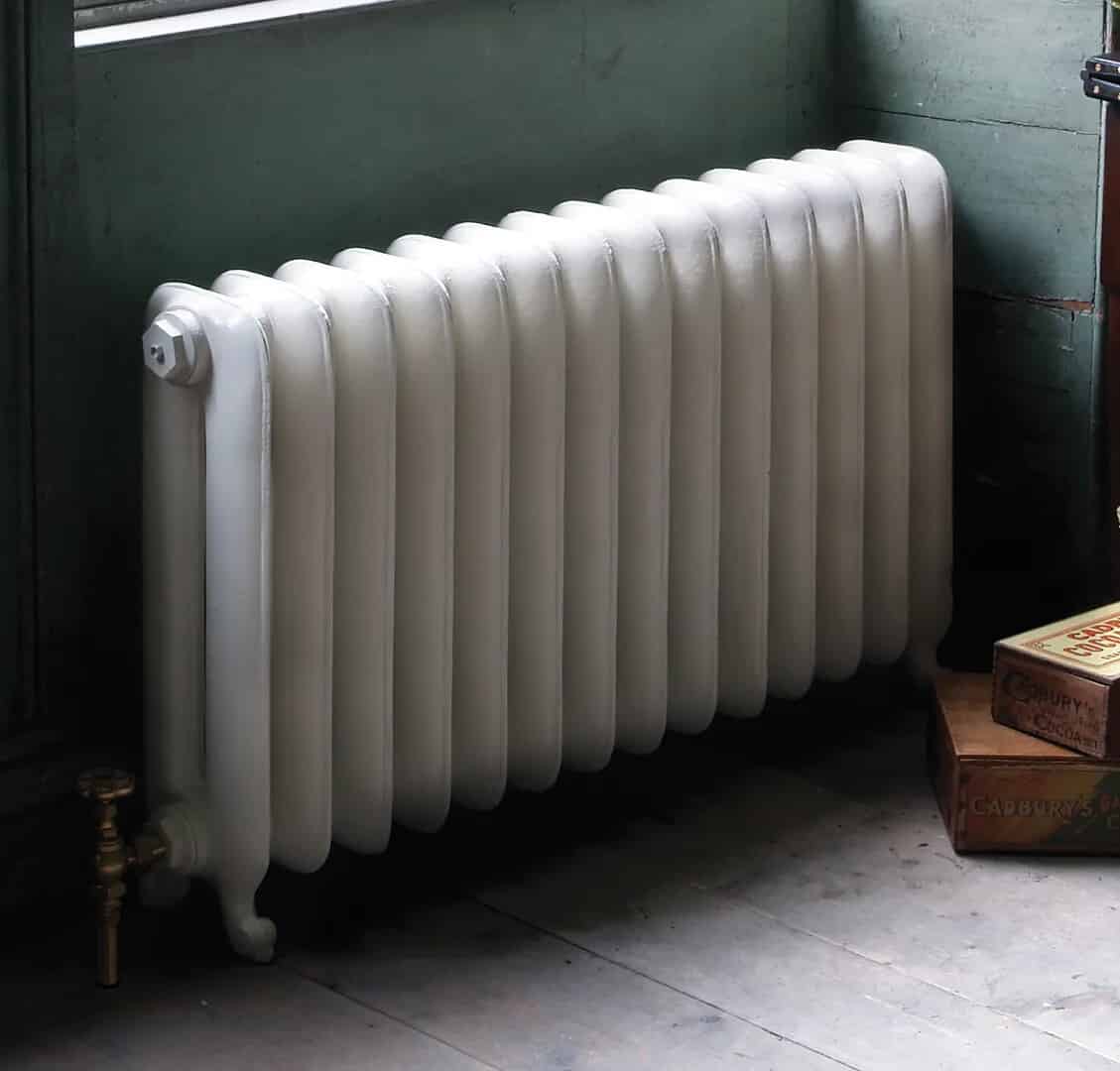 New Duchess 2 Column 590mm Tall Cast Iron Radiator 14 Sections Long