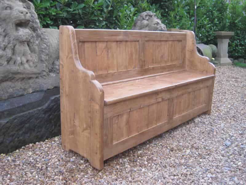 Antique Pine Settle with lift up seat