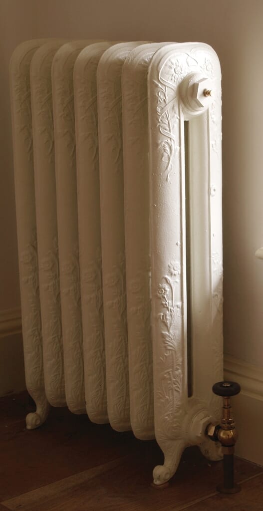 Daisy 780mm Tall Cast Iron Radiator 7 Sections Long - Daisy780/7p