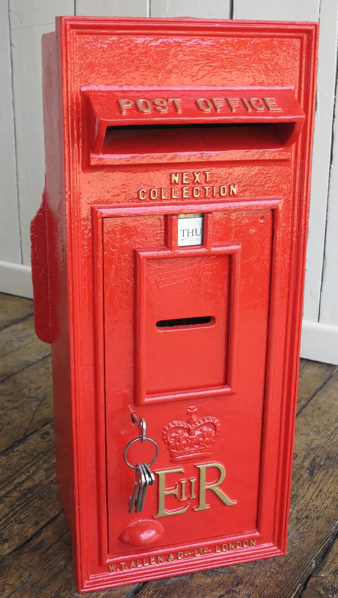 Original Cast Iron Elizabeth II Wall Mounted Royal Mail Post Box - 8129