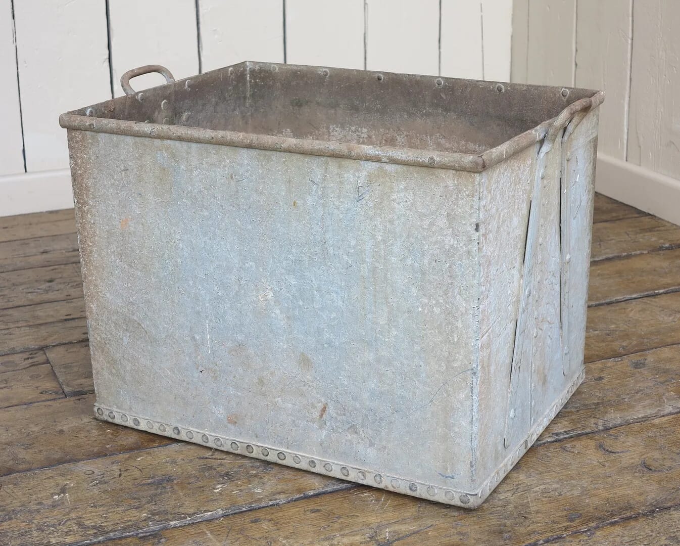 Antique Galvanised Garden Riveted Planter With Handles - 8230