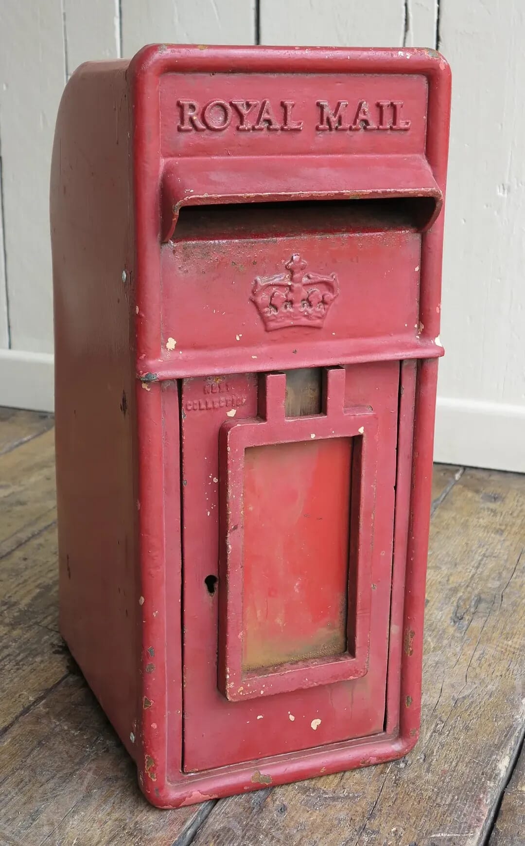 Royal Mail Pole Mounted Cast Iron Arch Back Post Box - 8170