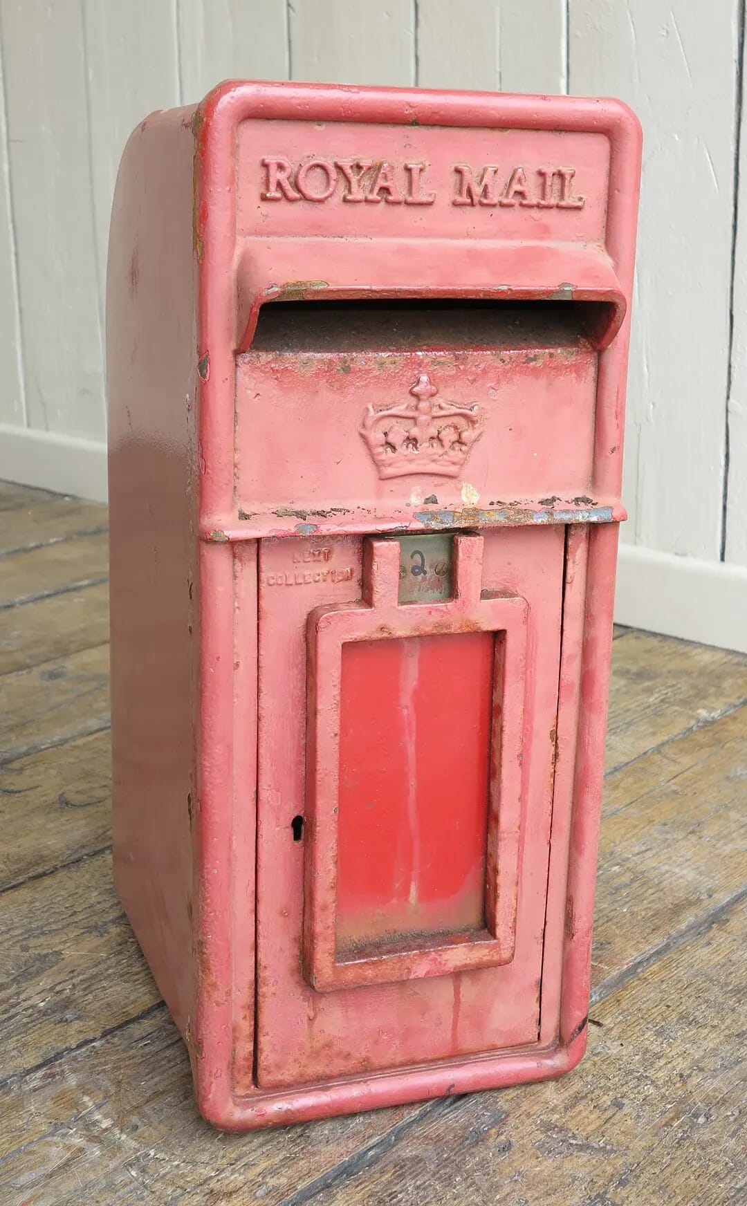 Pole Mounted Royal Mail Cast Iron Arch Back Post Box - 8174