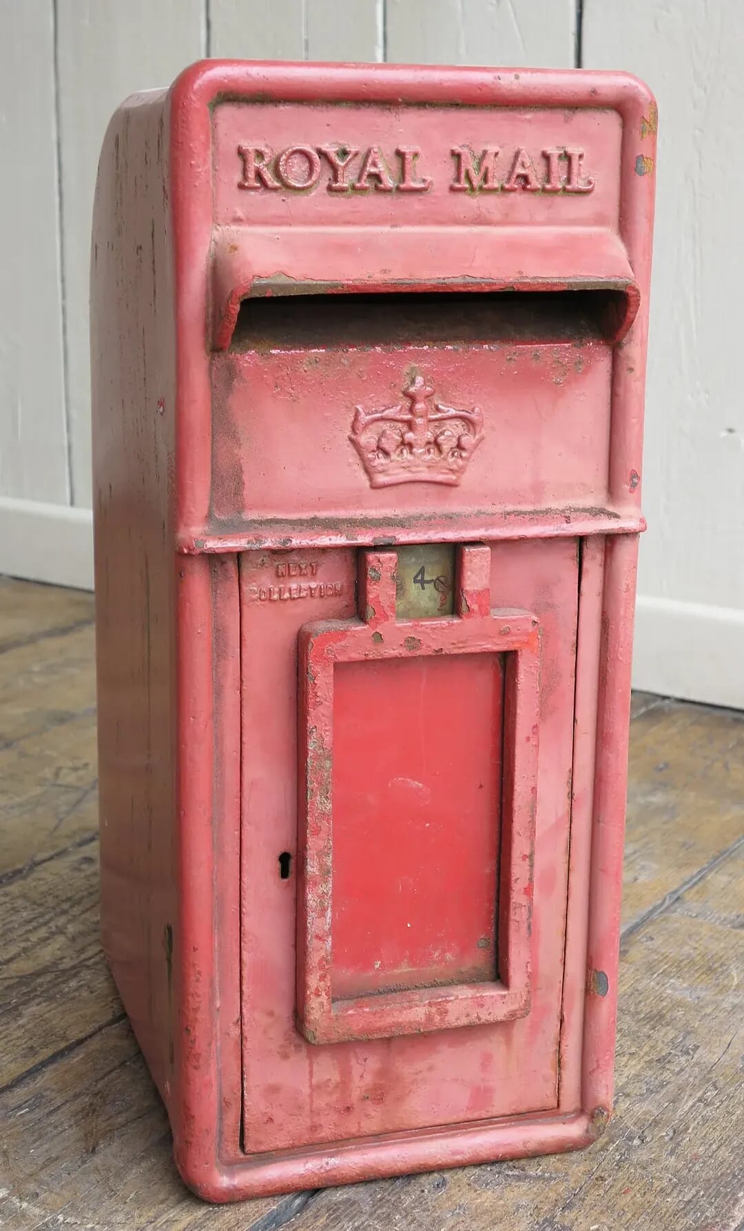 Original Pole Mounted Cast Iron Arch Back Post Box - 8173