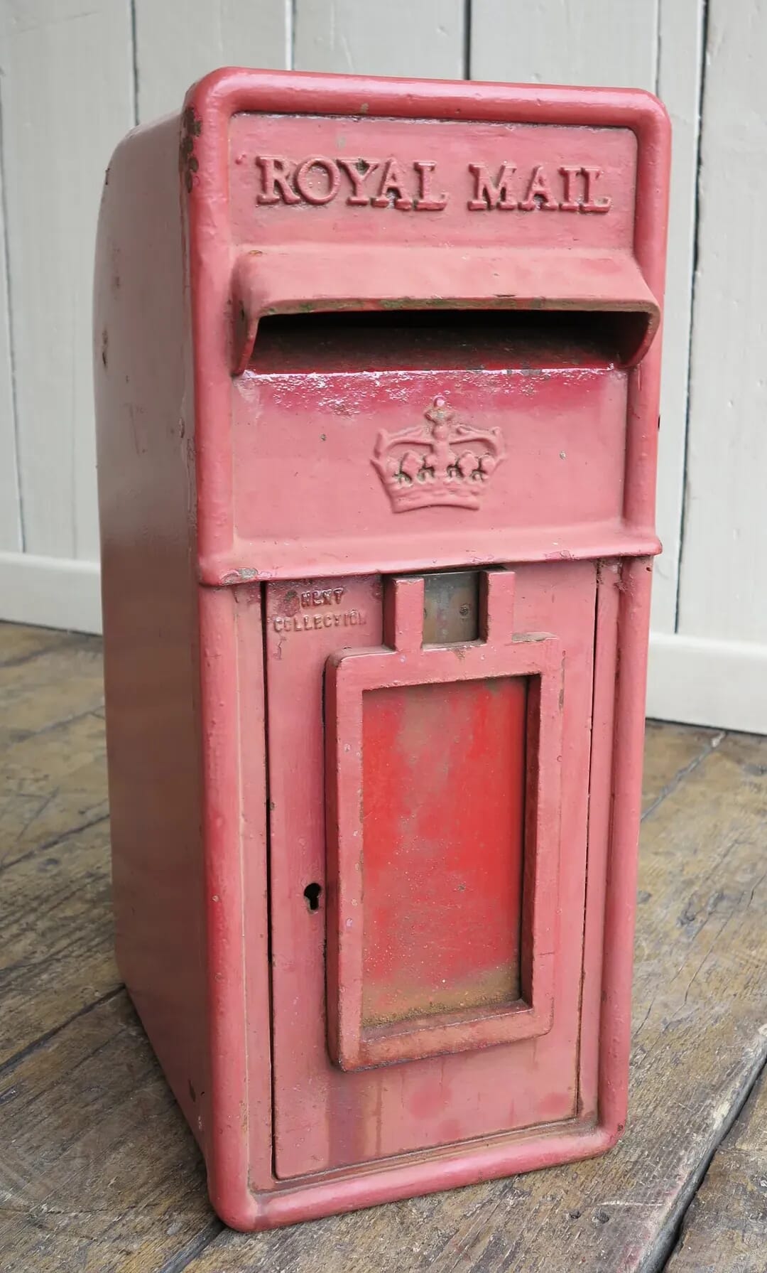 Pole Mounted Genuine Cast Iron Arch Back Post Box - 8168