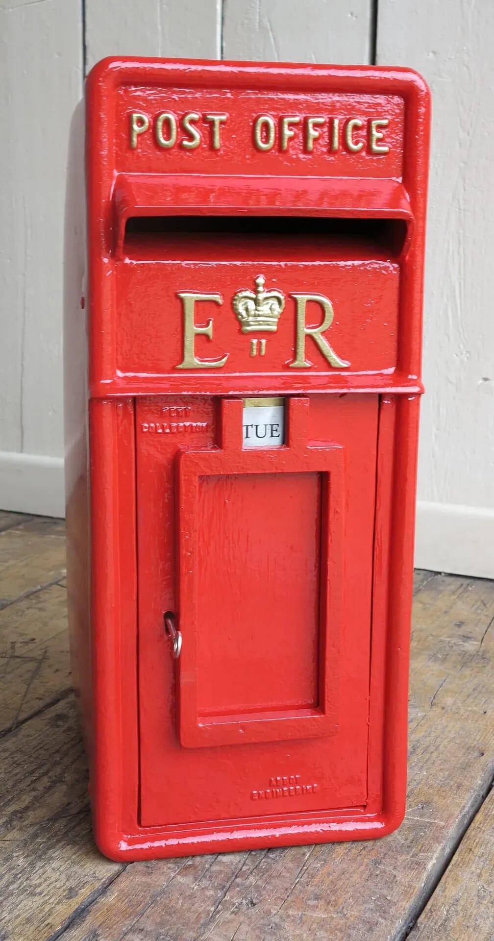 Ex Original Cast Iron Royal Mail Pole Mounted Post Box - 8255