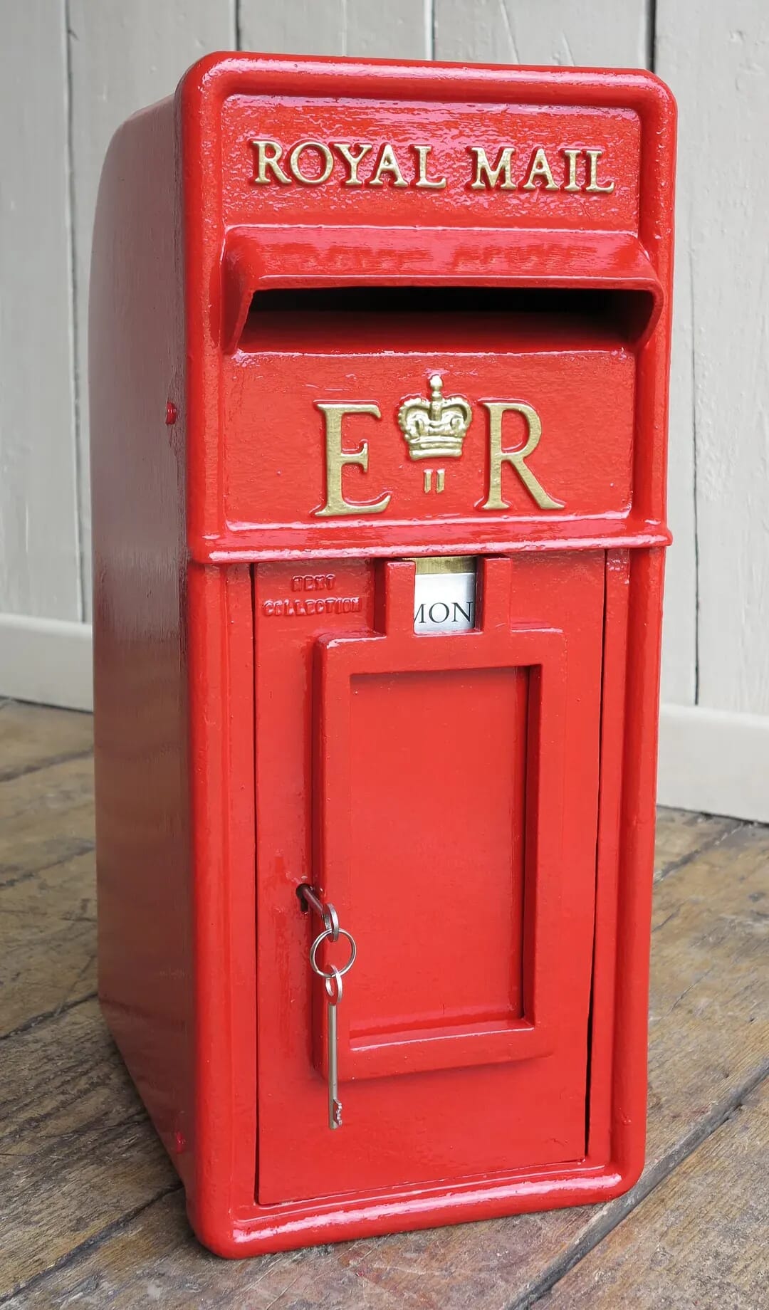 Cast Iron Royal Mail Original Pole Mounted Post Box - 8256
