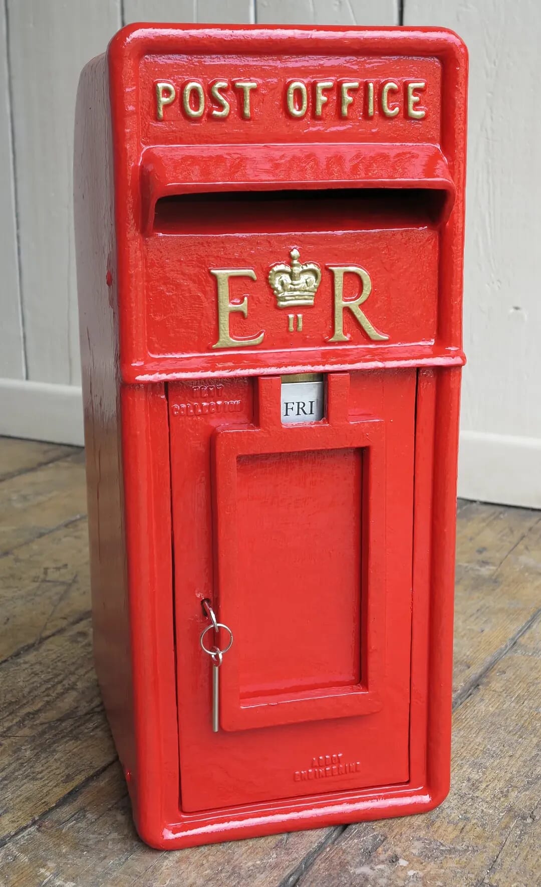 Royal Mail Arch Back Cast Iron Pole Mounted Post Box - 8258