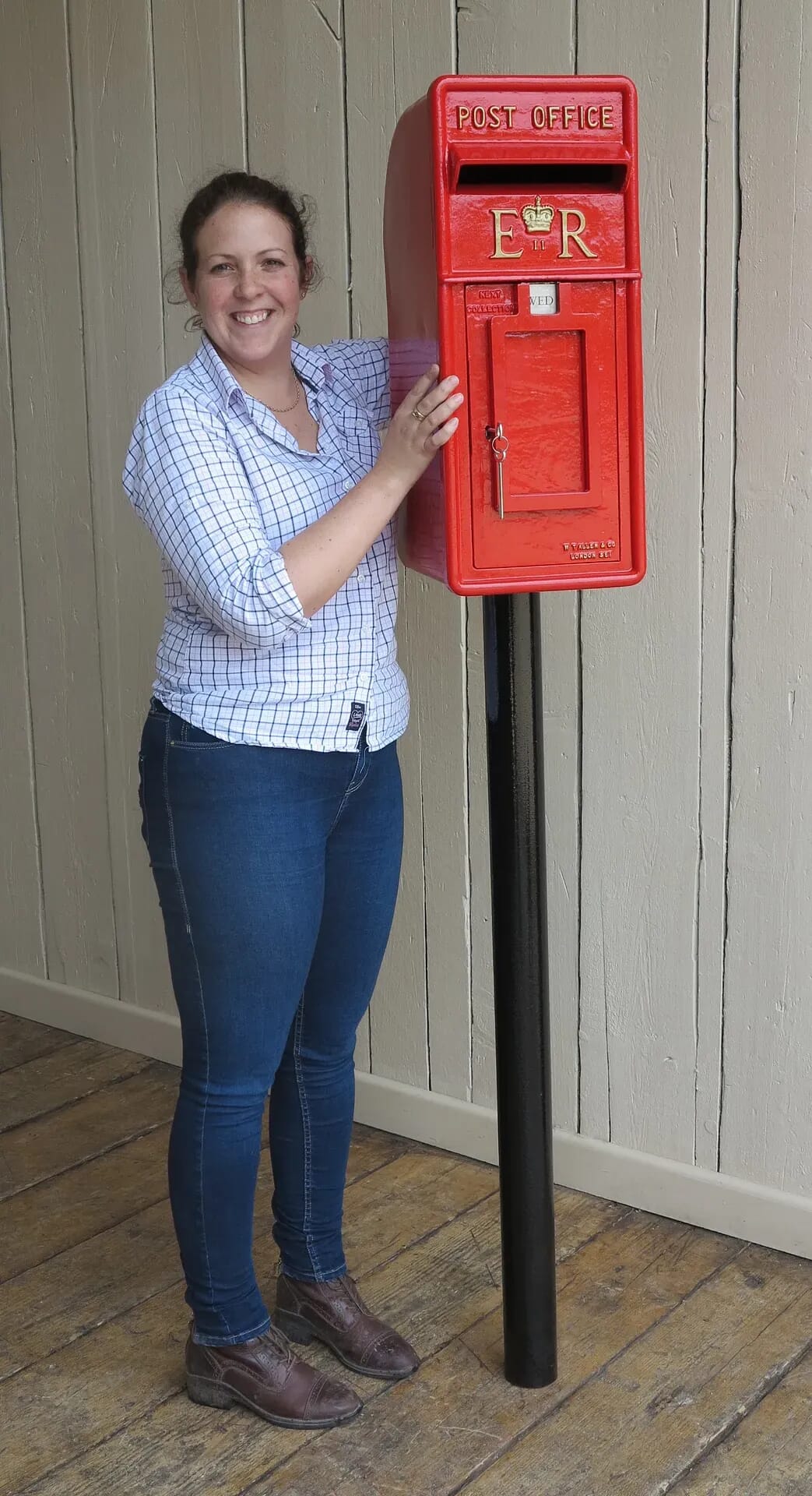 Ex Royal Mail Arch Back Cast Iron Post Box & Pole - 8209