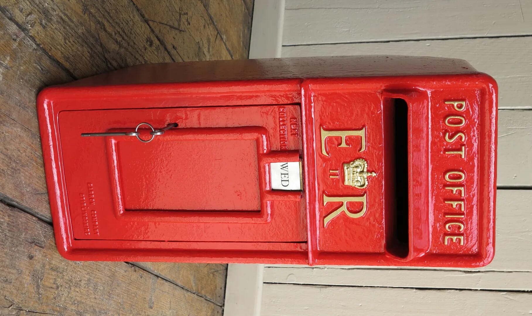 Post Office Cast Iron Pole Mounted Arch Back Post Box - 8257