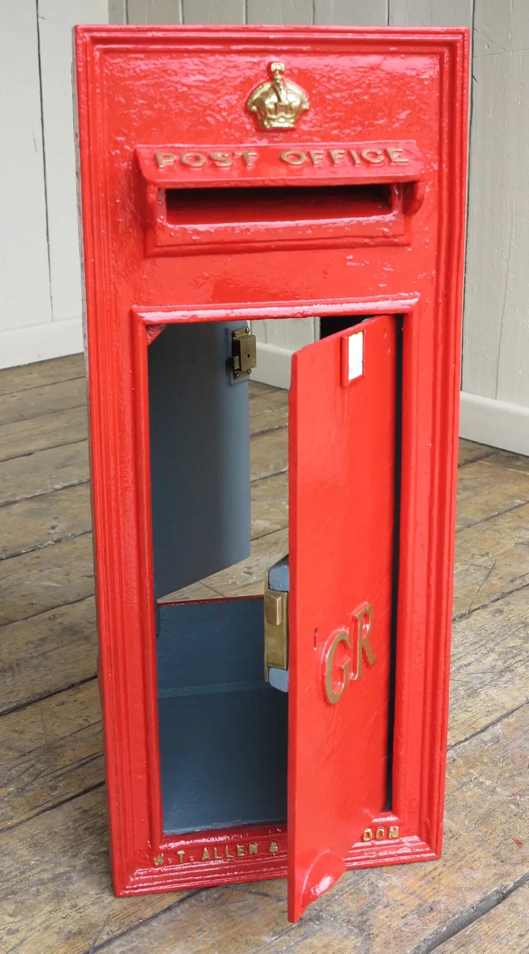 Original Cast Iron Wall Mounted Post Box with Back Door - 8266