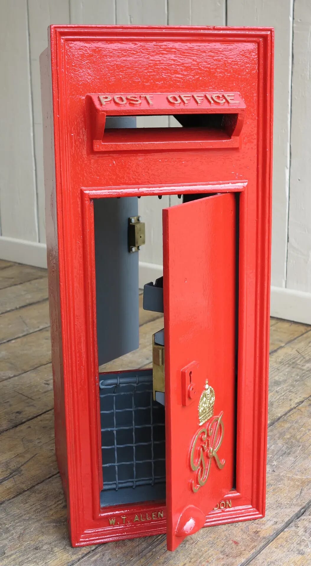Cast Iron Wall Mounted Original Post Box with Back Door - 8265