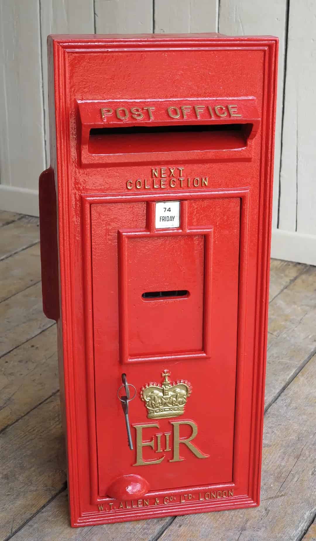 Cast Iron Elizabeth II Wall Mounted Royal Mail Post Box