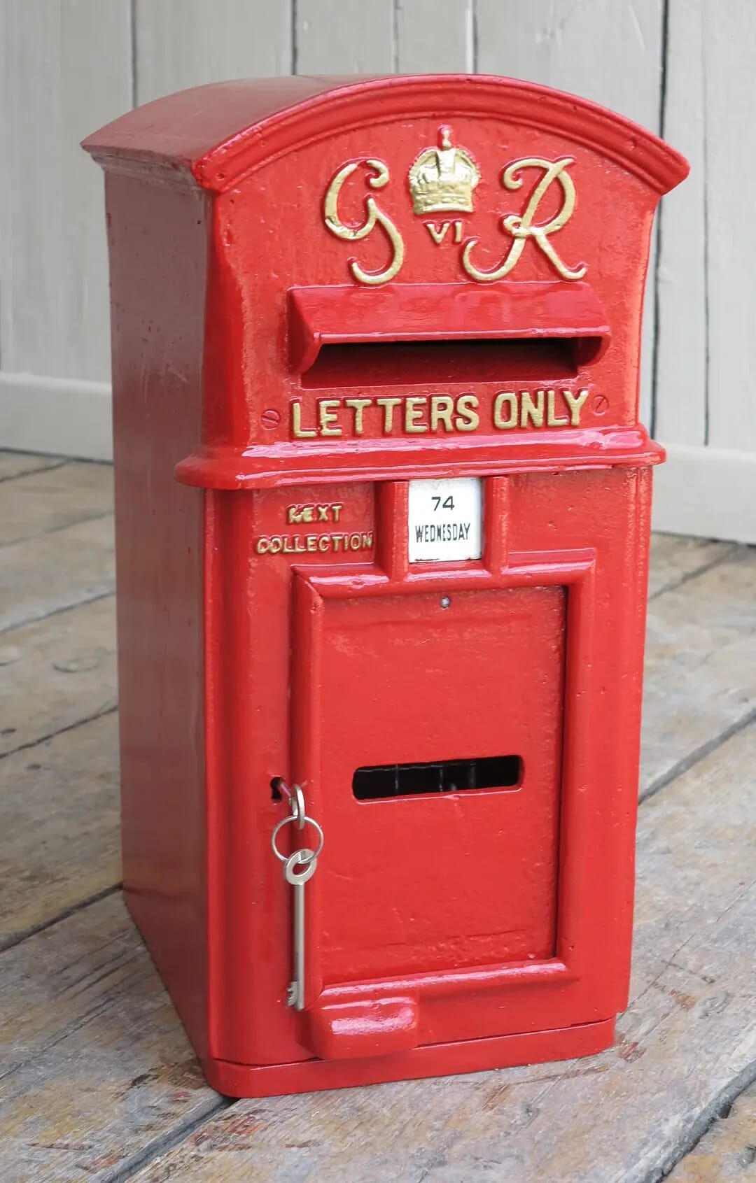 Original Red George 6th Pole Mounted Cast Iron Post Box - 8290