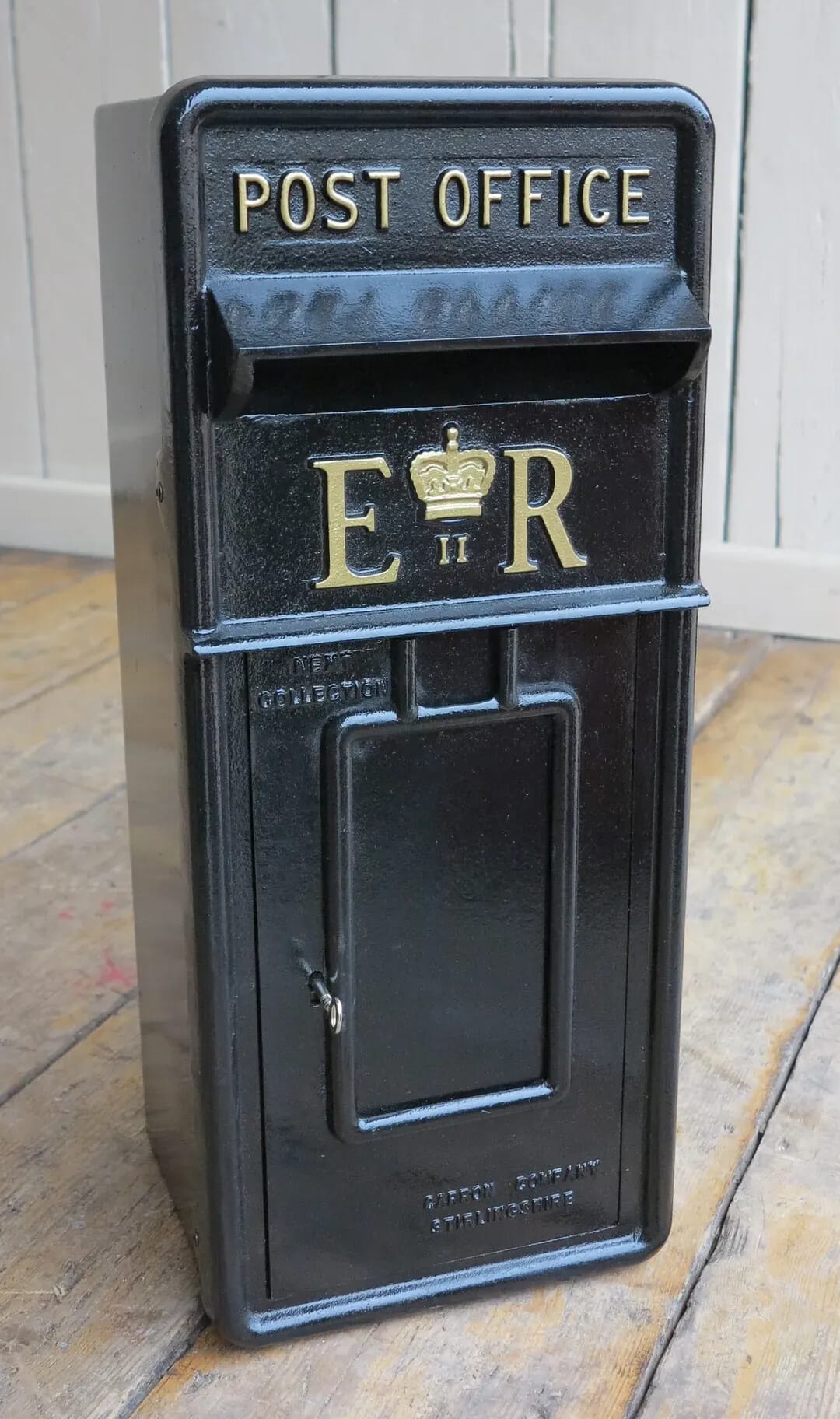 Black Wall Mounted ERII Royal Mail Post Box - p3