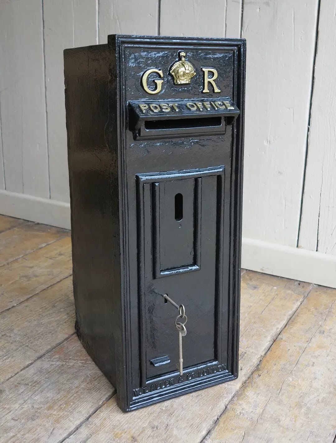 Cast Iron Wall Mounted Royal Mail George V Post Box - 8131a