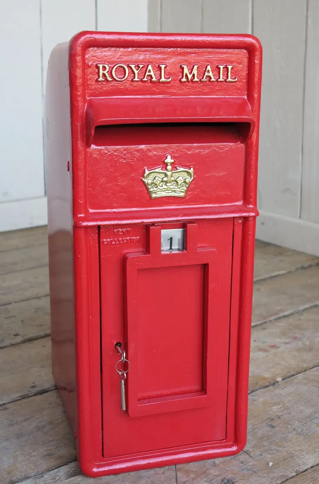 Cast Iron Royal Mail Pole Mounted Post Box - 8466