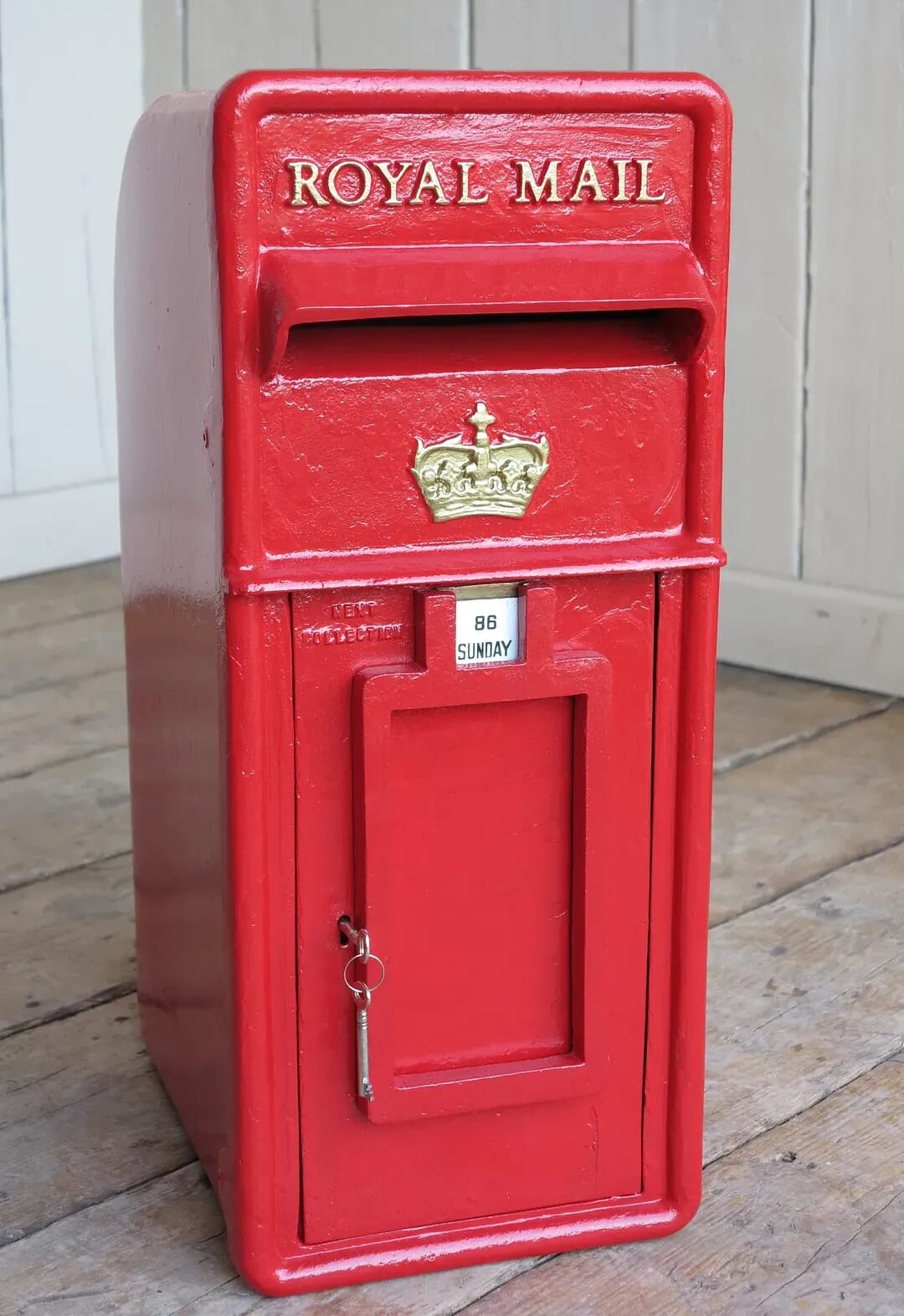 Red Cast Iron Pole Mounted Royal Mail Post Box - D1502