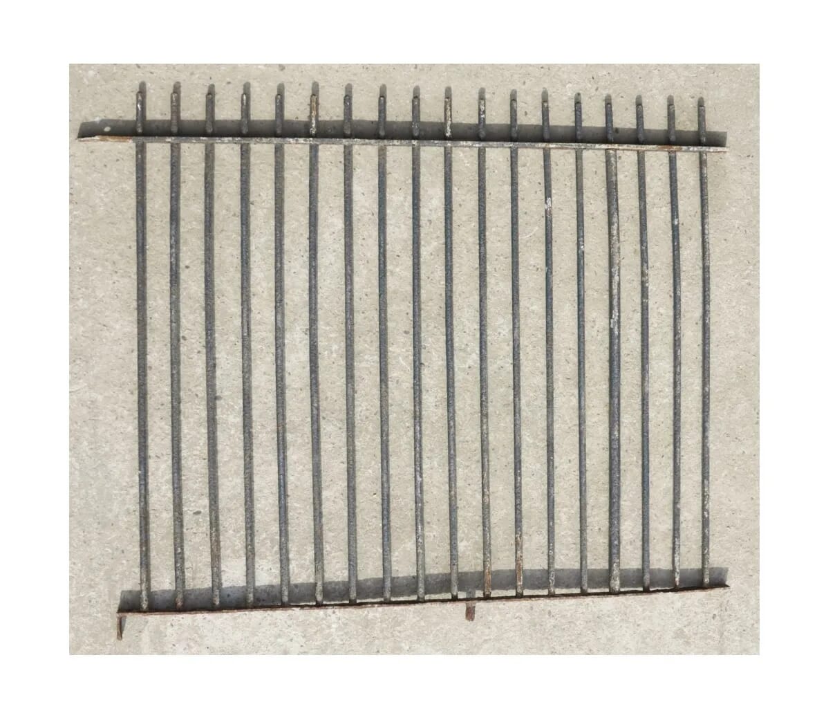 Quantity of Antique Wrought Iron Garden Outdoor Railings - 8510