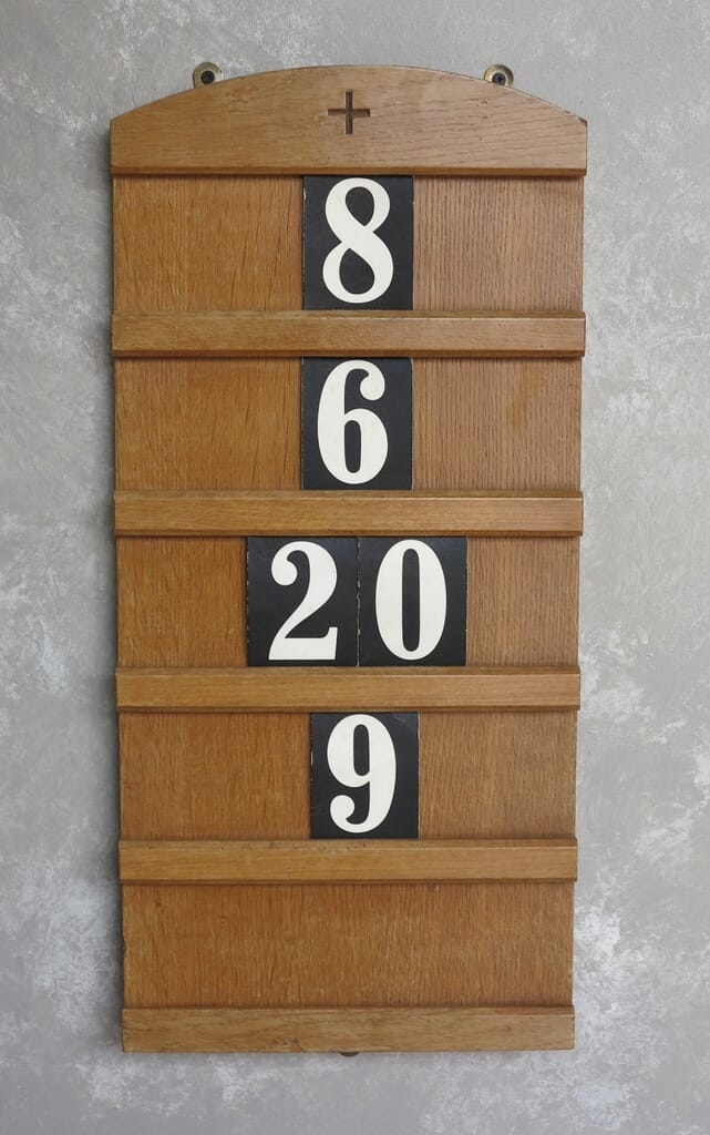Antique Wall Mounted Oak Church Hymn / Psalm Board - 8512