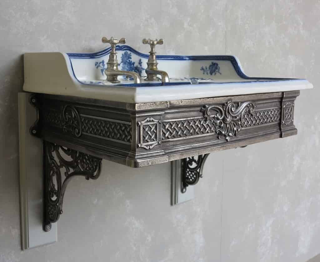 Victorian Porcelain Cauldon Wall Mounted Sink & Brackets
