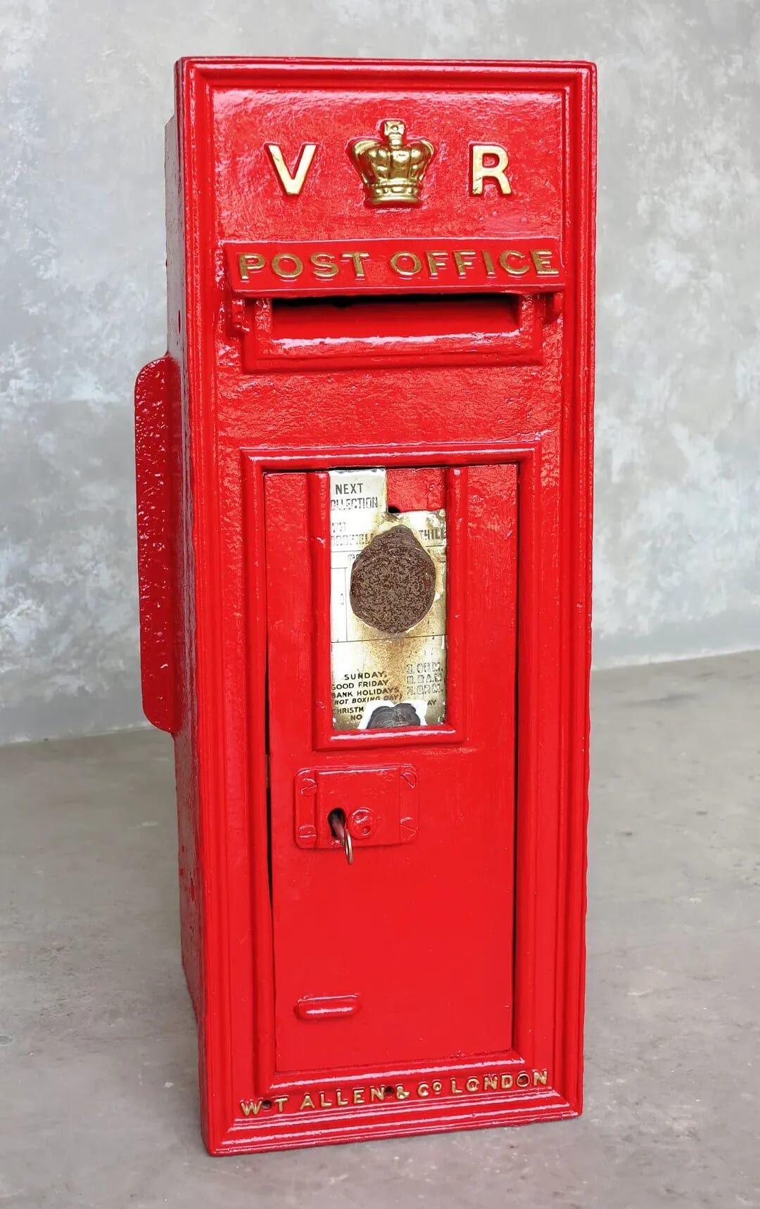Old Royal Mail Cast Iron Victoria Wall Mounted Post Box - 8442