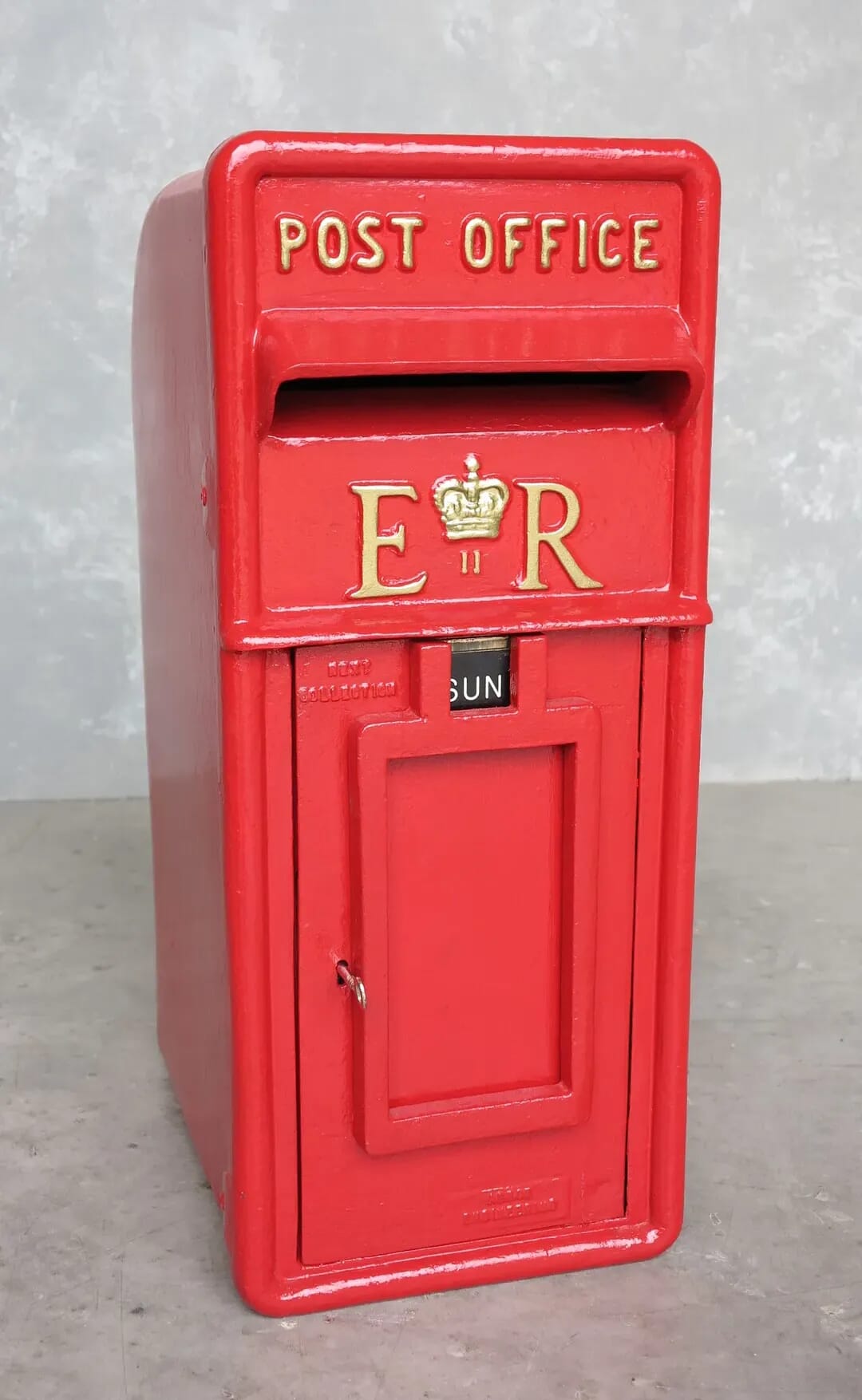 Refurbished Post Office Pole Mounted ER II Post Box - 8548