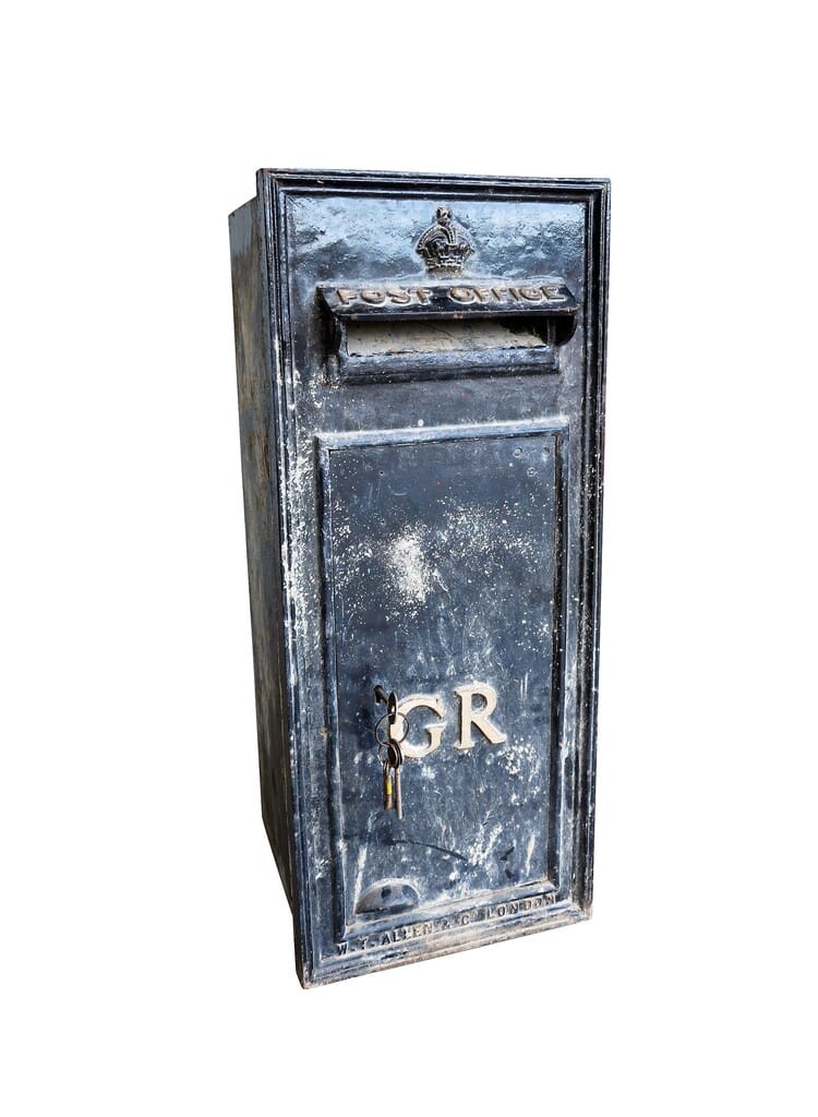 Cast Iron George 5th Wall Mounted Post Box with Rear Door - 12345