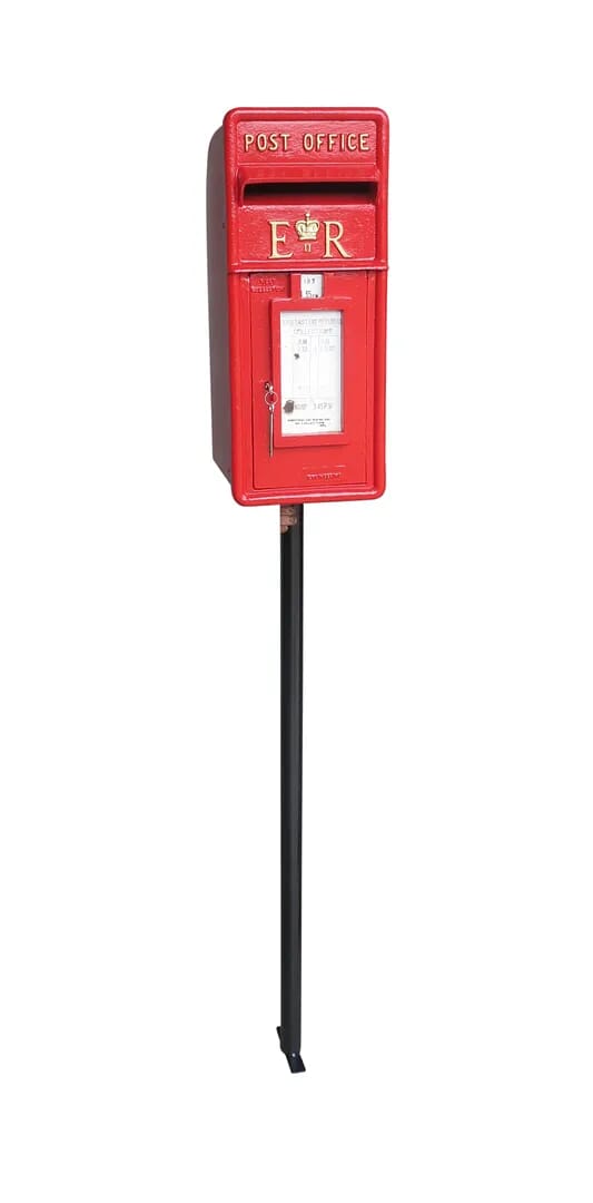 Original Post Office Pole Mounted ER II Post Box & Pole - 8627