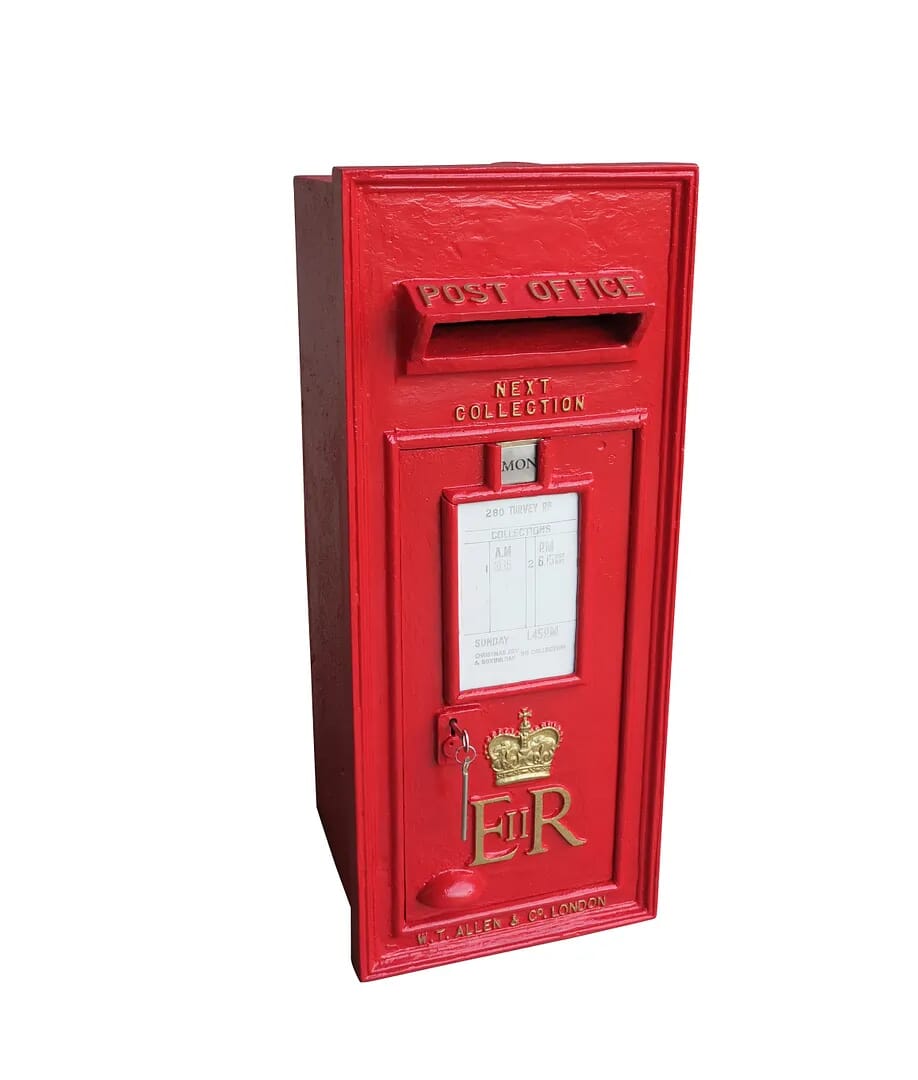 Cast Iron Elizabeth II Wall Mounted Post Office Post Box - 8439