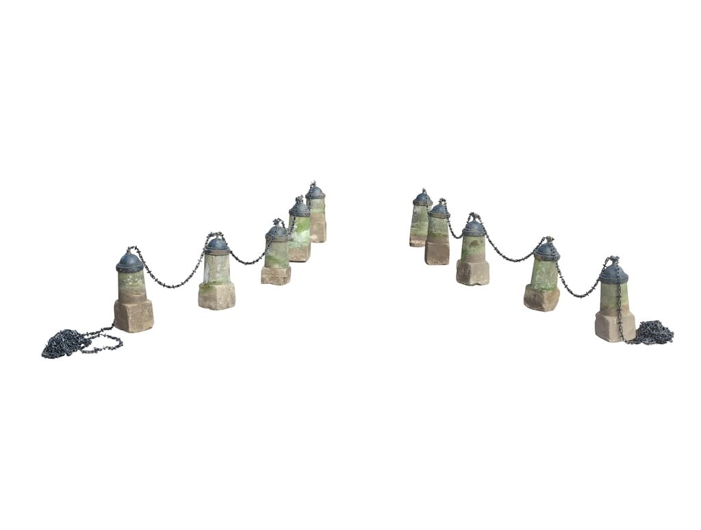 Reclaimed Antique Driveway Stone Bollards with Chains - 8785
