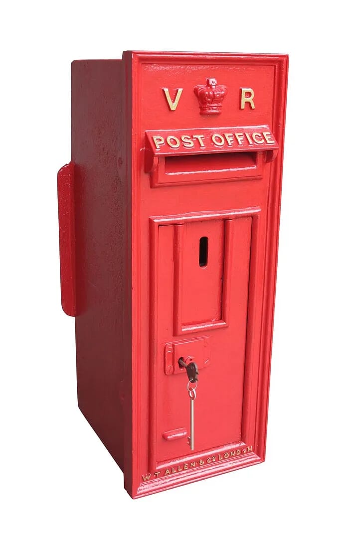 Royal Mail Cast Iron Queen Victoria Wall Mounted Post Box - 8438