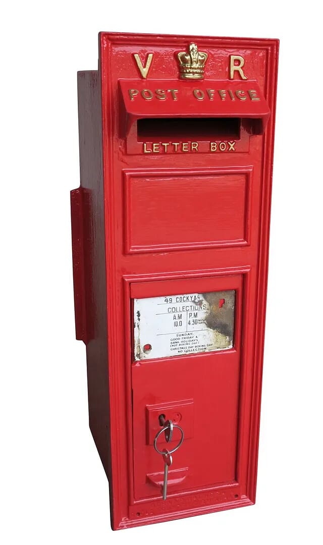 Royal Mail VR Cast Iron Wall Mounted Letter Box - 8974