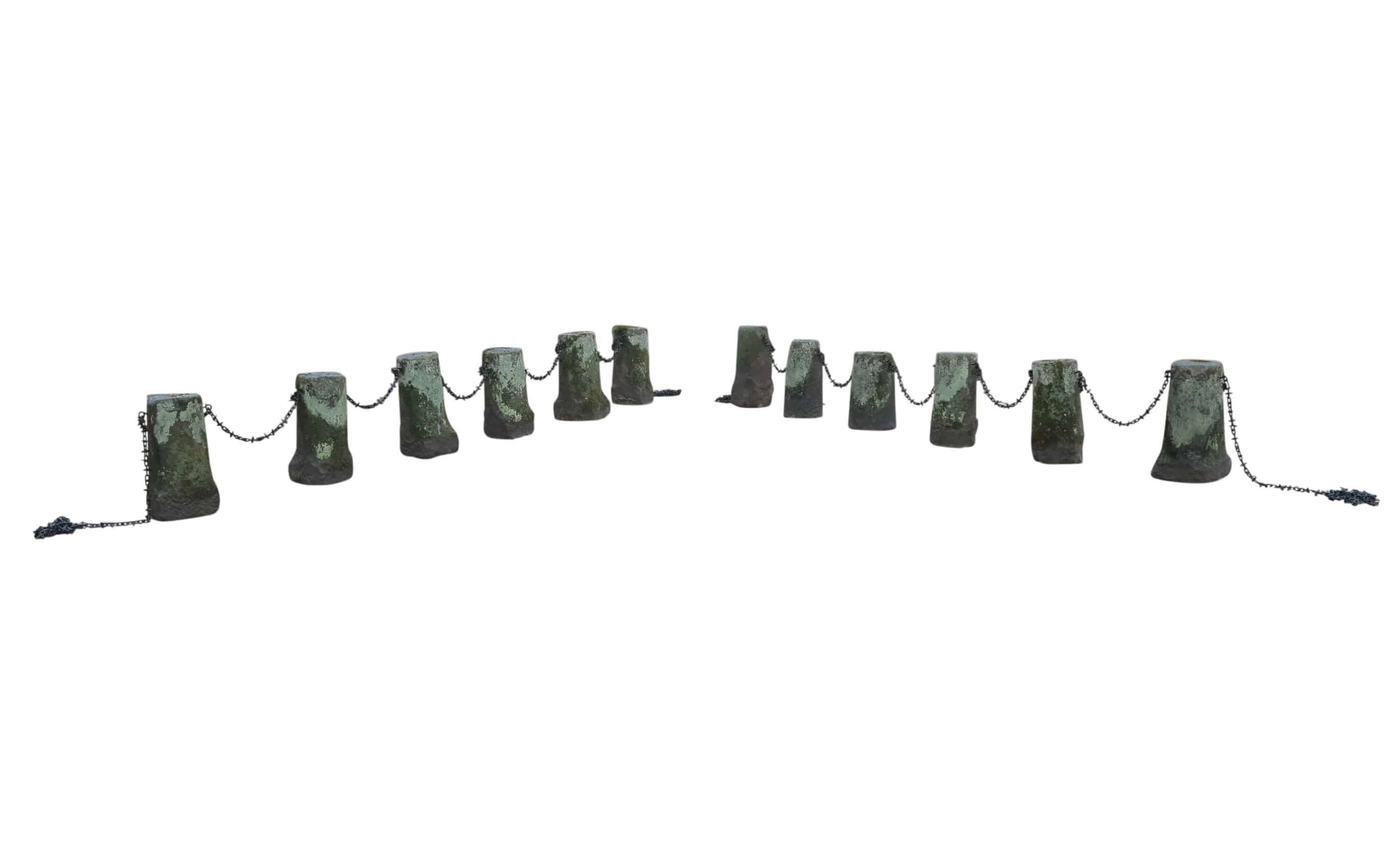 Antique Reclaimed Driveway Stone Bollards with Chains